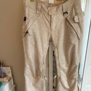 Women’s snowboard pants